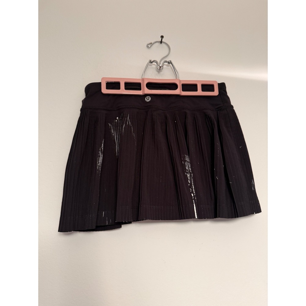 Lululemon Black Pleated Splatter Print Tennis Skort Size 4 Activewear Skirt flaw